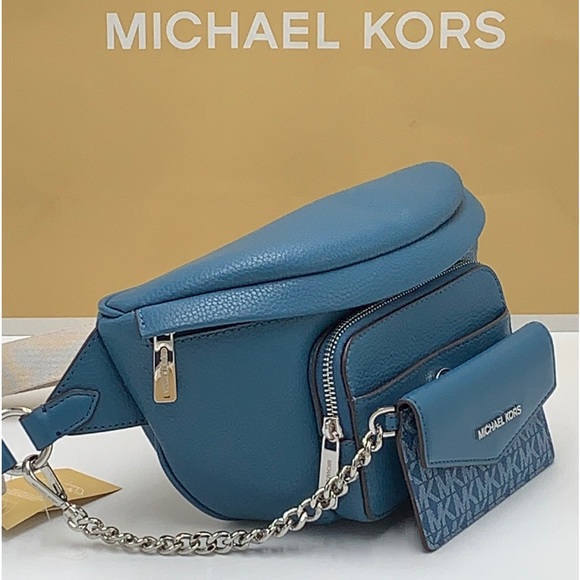 MICHAEL KORS
Maisie Large Pebbled Leather 2-in-1
Waistpack Fannypack Crossbody - Picture 2 of 16